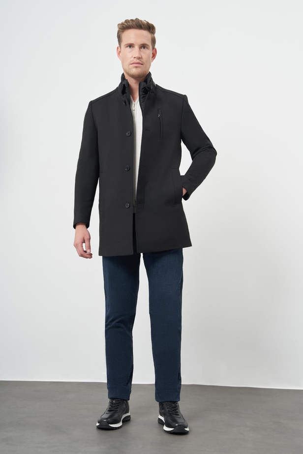 Siyah Kaşe Kürklü Yaka Düz Tek Yırtmaç Tam Kapitone Astar Slim Fit Classic Palto 1005245102