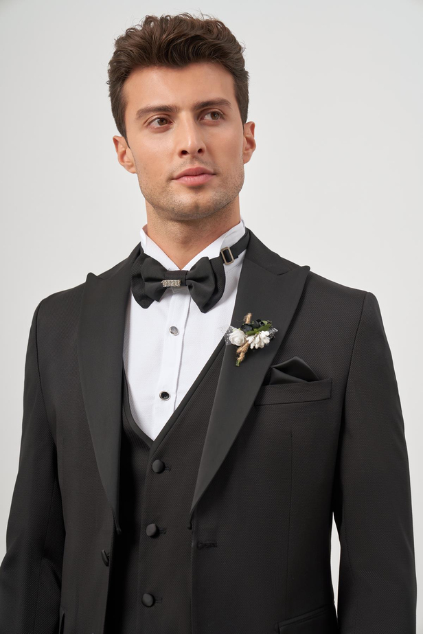 Siyah Kendinden Desenli Armürlü Kılıç Yaka - Çıkma Kılıç Yaka Tam Astar Çift Yırtmaç 2 Düğme Yelekli 6 Drop Slim Fit Ceremony Takım Elbise 1001240205