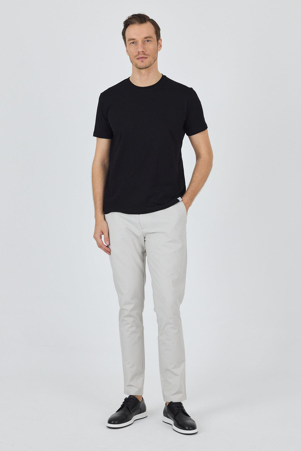 Siyah Kısa Kol Bisiklet Yaka Cepsiz Pamuk Casual Slim Fit Tişört 1011250158