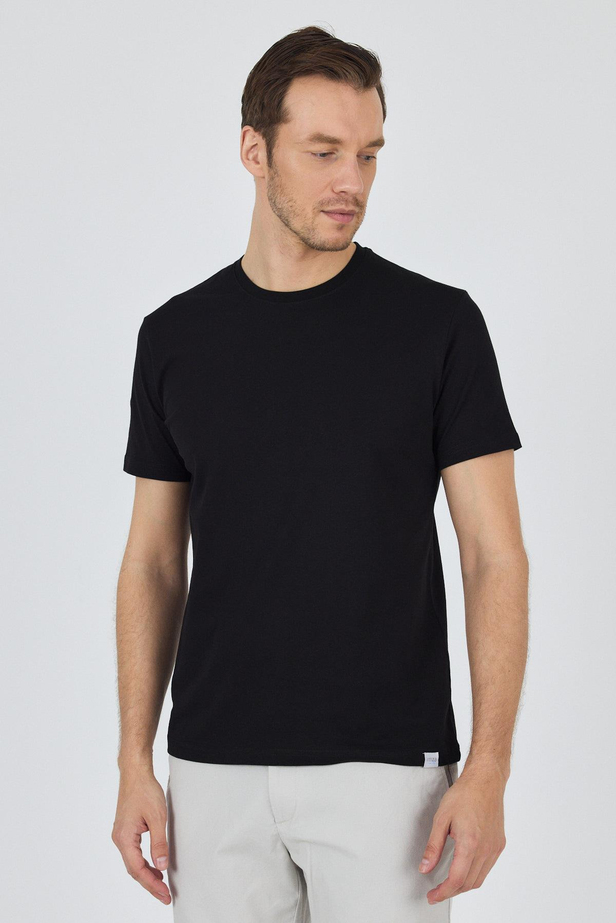 Siyah Kısa Kol Bisiklet Yaka Cepsiz Pamuk Casual Slim Fit Tişört 1011250158