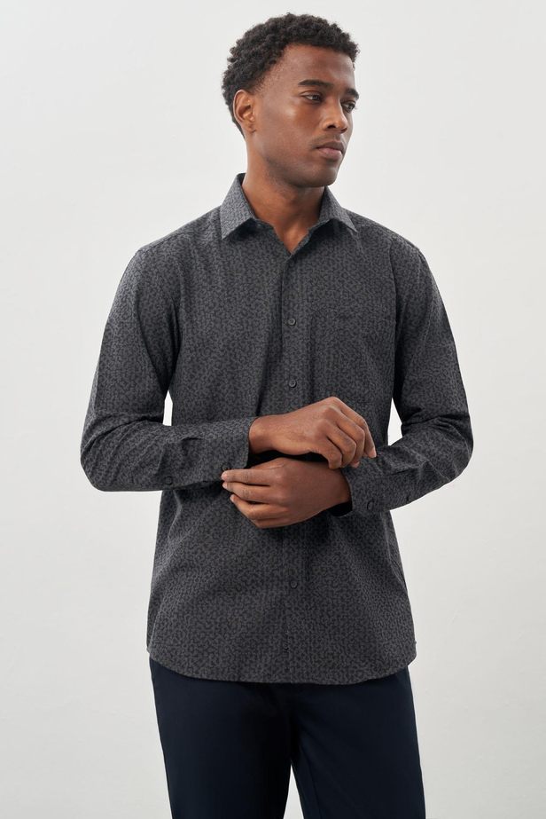 Siyah Uzun Kol Baskılı Bez Ayağı Sert Yaka Cepli Pamuklu Classic Comfort Fit Gömlek 1004245215
