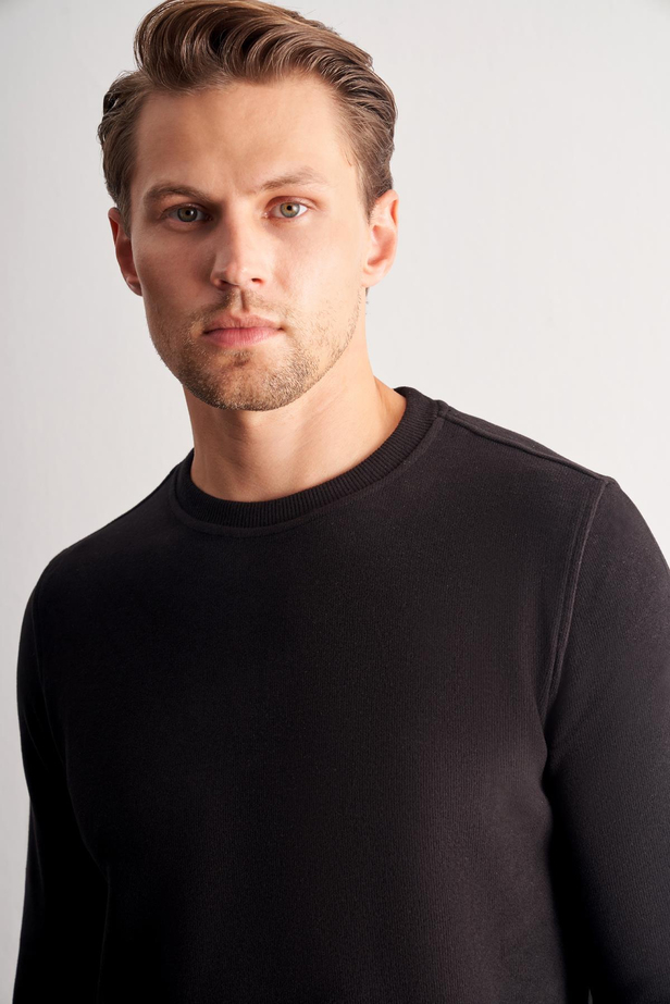 Siyah Uzun Kol Bisiklet Yaka Düz Pamuklu Comfort Fit Sweatshirt 1013255150