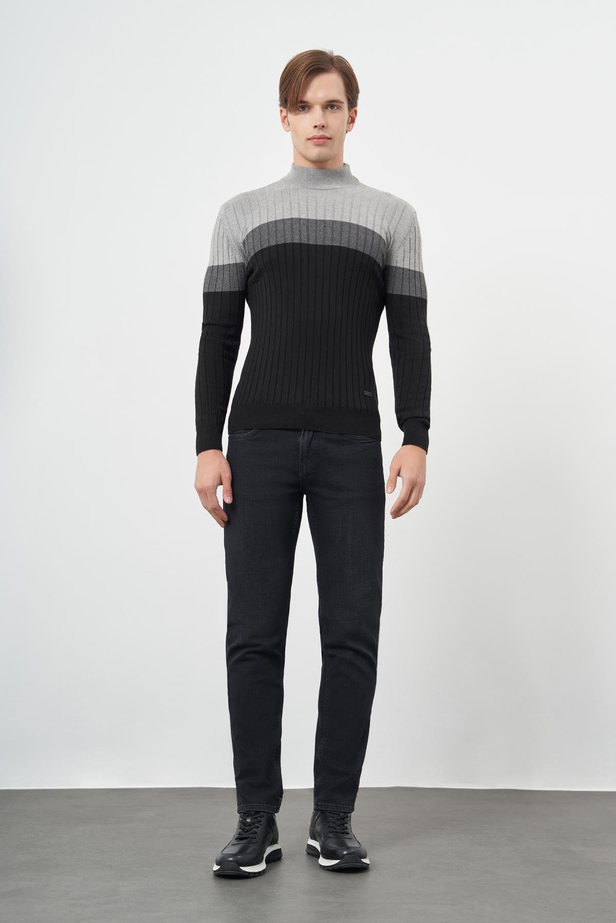 Siyah Uzun Kol Kendinden Desenli Örme Yarım Balıkçı Yaka Classic Slim Fit Triko 1012245154