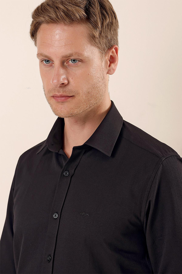 Siyah Uzun Kollu Armürlü Cepsiz Pamuklu Likralı Slim Fit Dar Kesim Gömlek 1004240193