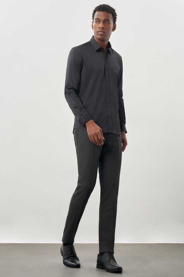 Siyah Uzun Kollu Sert Yaka Cepsiz Pamuklu Likralı Klasik Slim Fit Dar Kesim Gömlek 1004245234