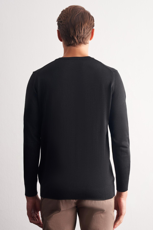 Siyah V Yaka Uzun Kol Cepsiz Comfort Fit Classic Yünlü Triko Kazak 1012255002