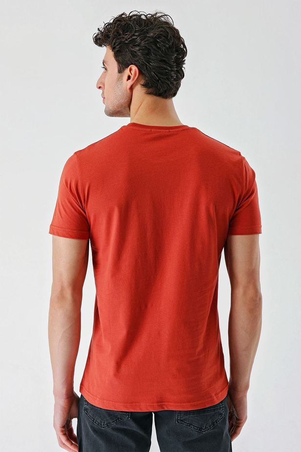 Tarçın Baskılı Bez Ayağı Bisiklet Yaka %100 Pamuk Casual Slim Fit Dar Kesim Tişört 1011240168