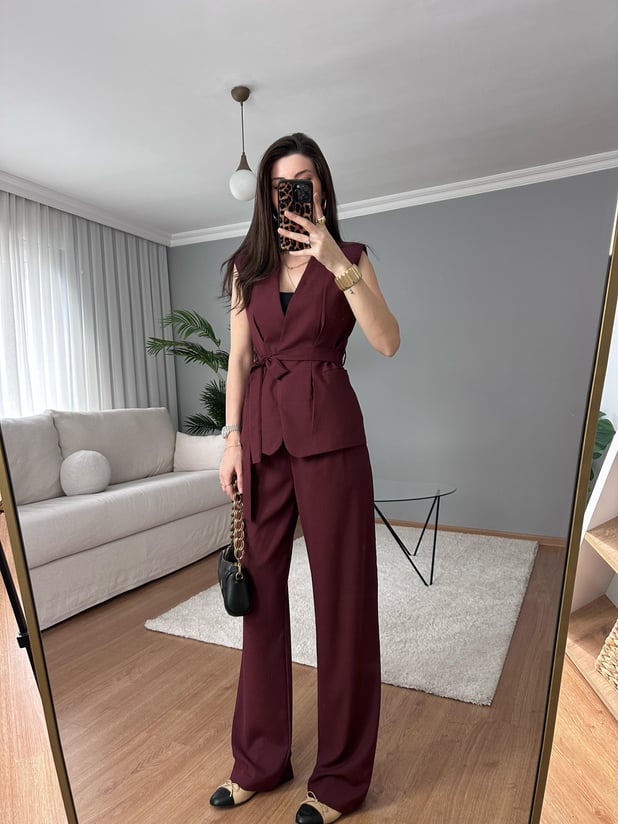Bordo Kuşaklı Yelekli Takım