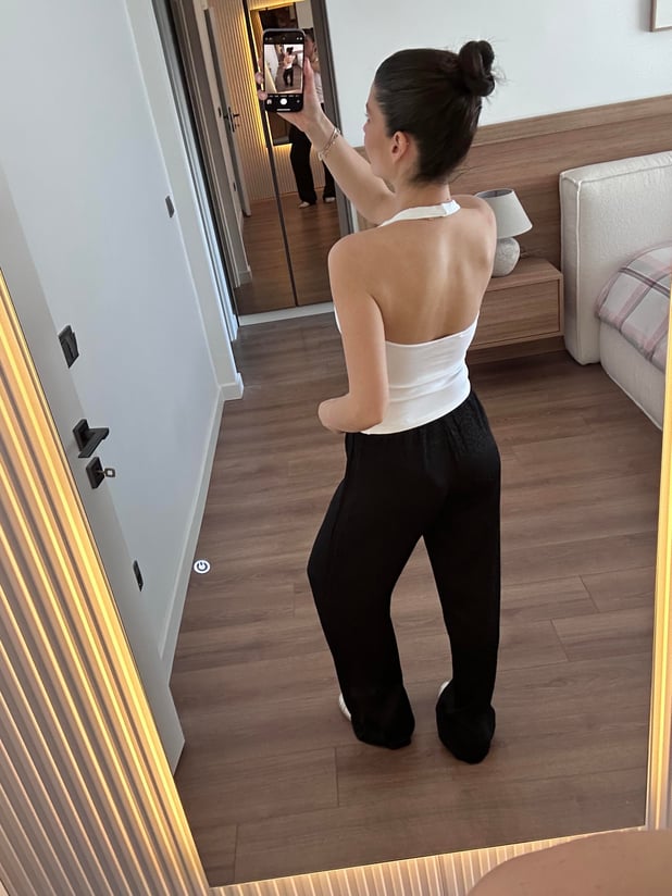 Boyundan Geçmeli Beyaz Crop Top