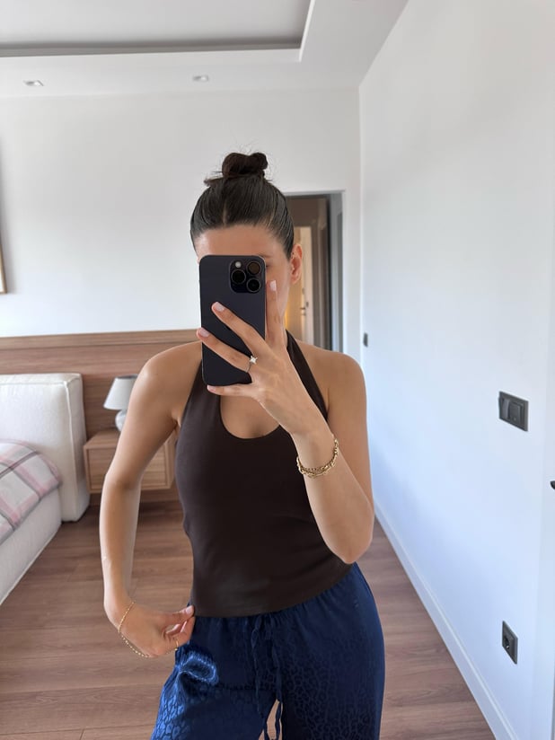 Boyundan Geçmeli Kahve Crop Top