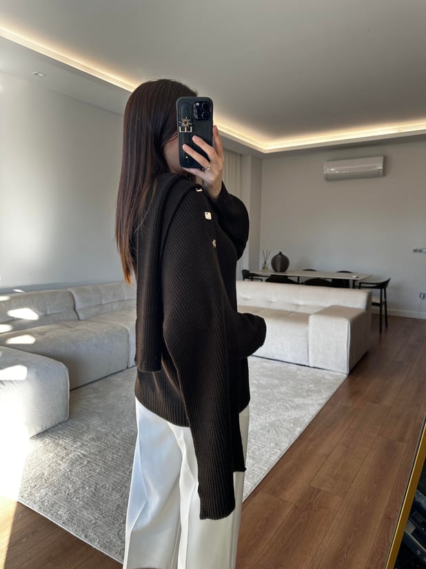 Çıkarılabilir Atkılı Kahve Kazak