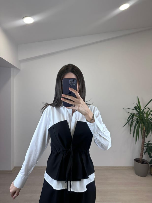 CONTE SİYAH KORSE DETAYLI GÖMLEK 