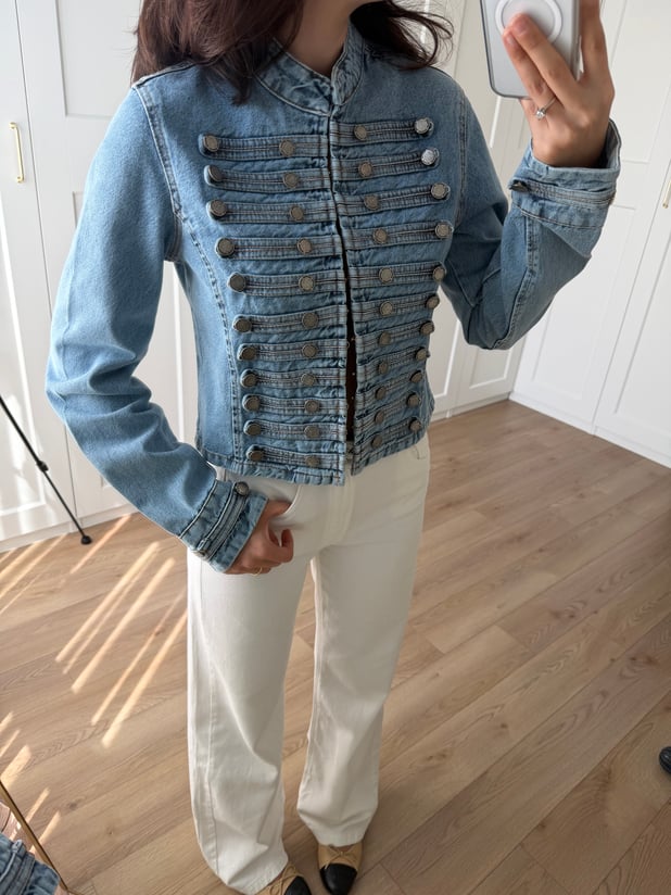 Fit Kesim Düğme Detaylı Denim Ceket 