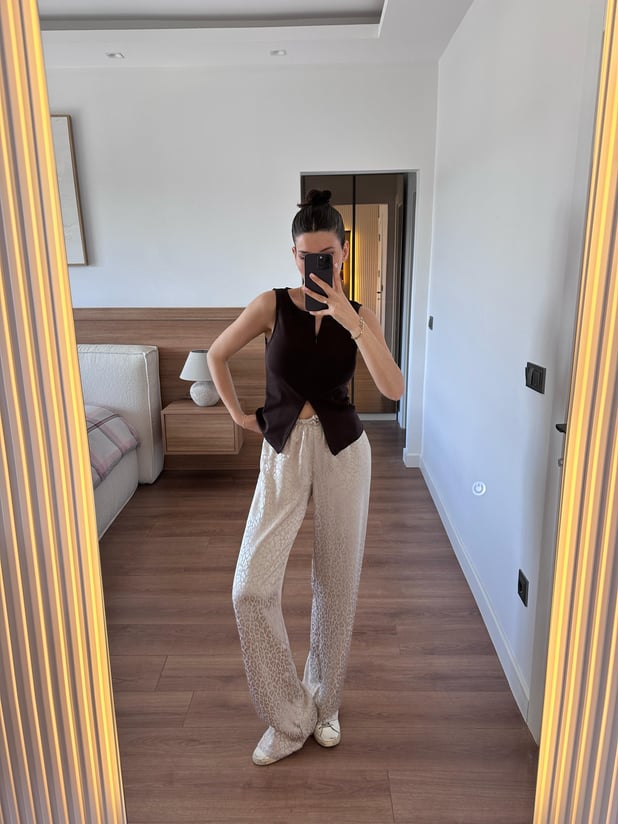 Jakarlı Bej Pantolon