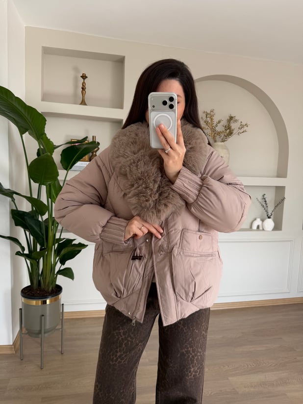 Mocka Kürk Yaka Koyu Bej Rengi Şişme Mont