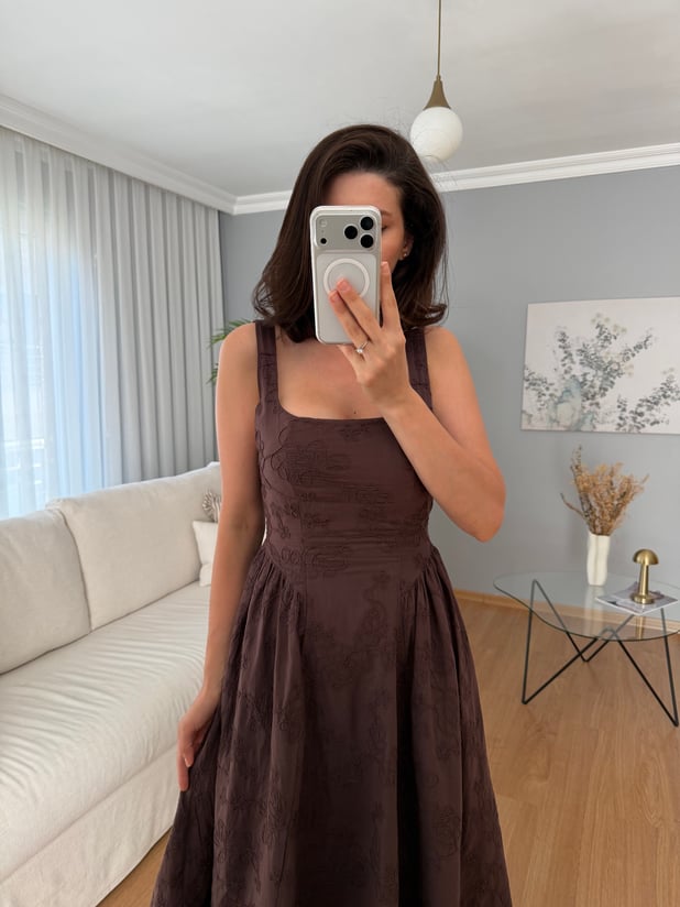 Nakışlı Midi Boy Kahve Rengi Elbise 