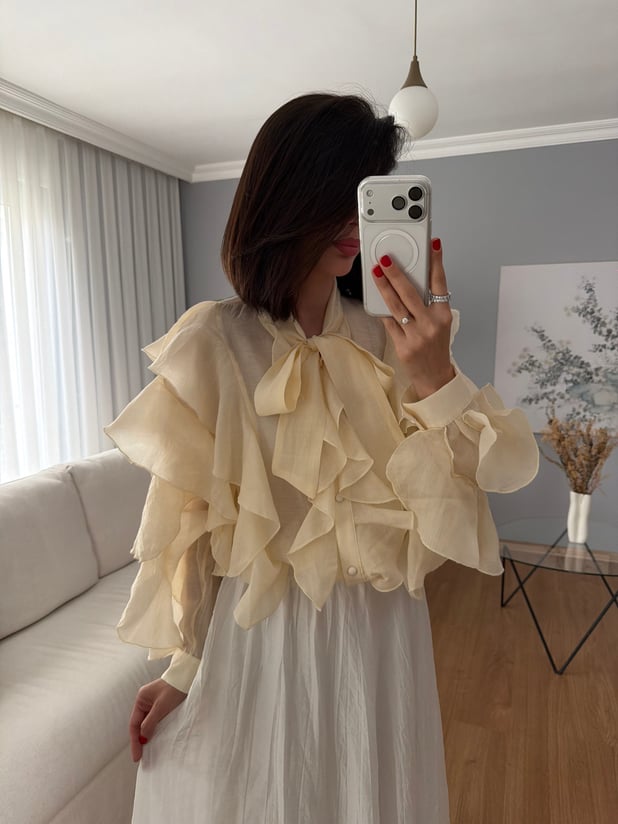 Pastel Sarı Fırfır Gömlek