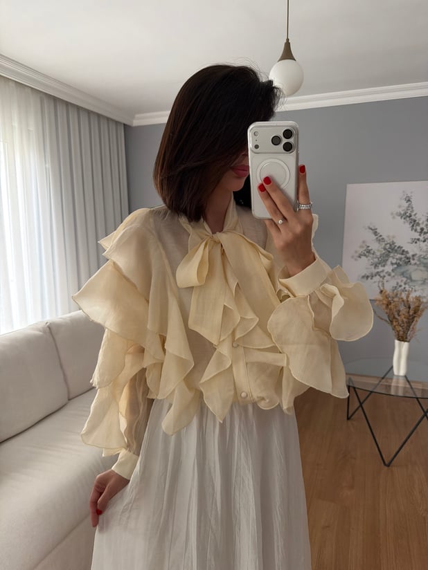 Pastel Sarı Fırfırlı Gömlek