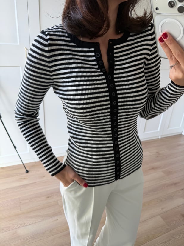 Siyah Çizgili Triko Hırka