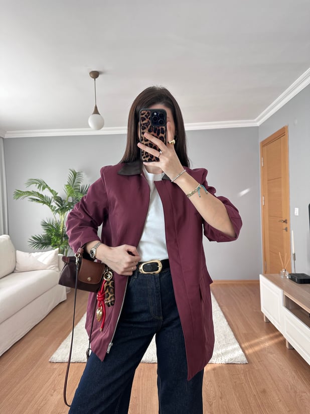 Yakası Deri Detaylı Bordo Ceket