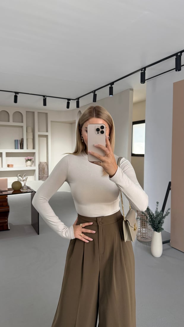 Premium Seri Yumuşak Dokulu Likralı Taş Basic Bluz