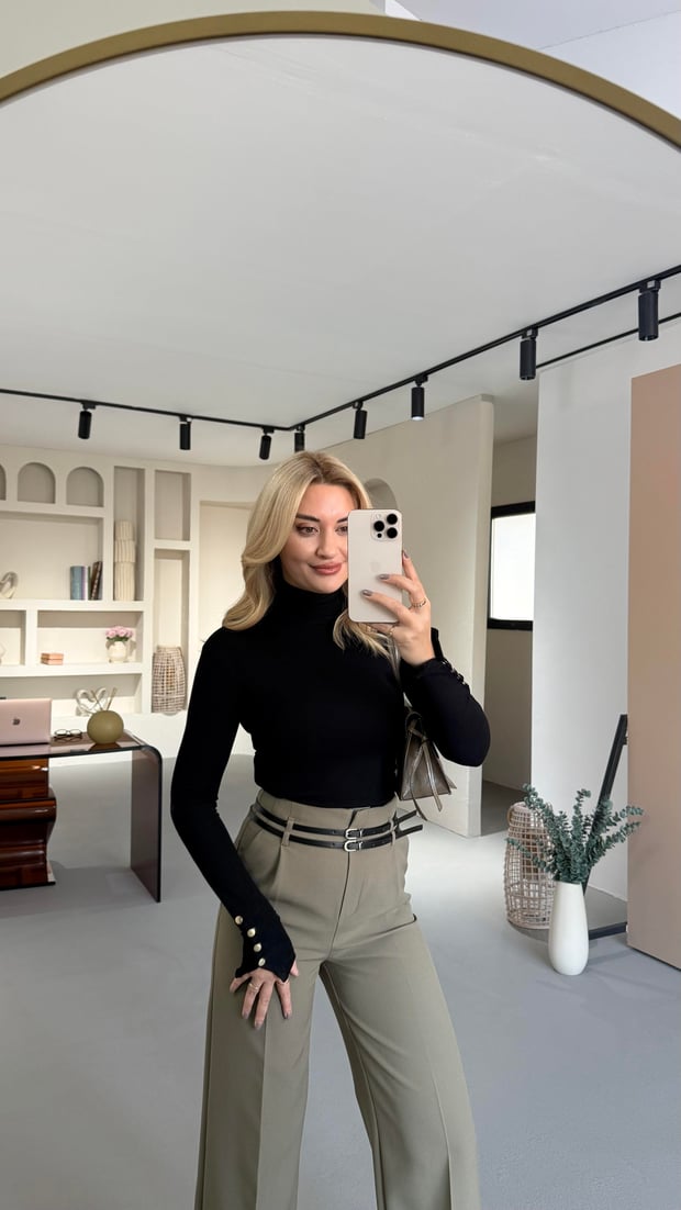 Balıkçı Yaka Kol Pat Düğmeli Siyah Bluz