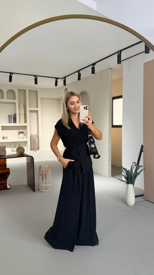 Siyah Çift Piliseli Bol Pantolon Yelek Takım