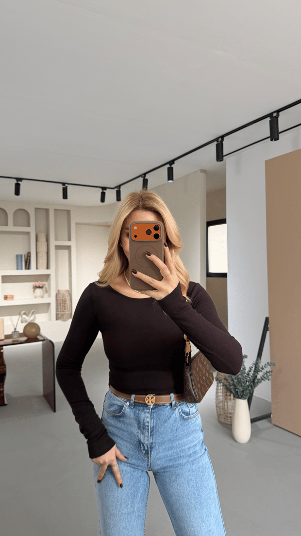 Geniş Yaka Acı Kahve Pamuklu Basic Bluz