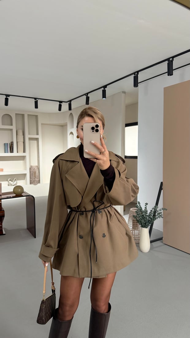 Allerli Deri Kemer Detay Camel Trenç