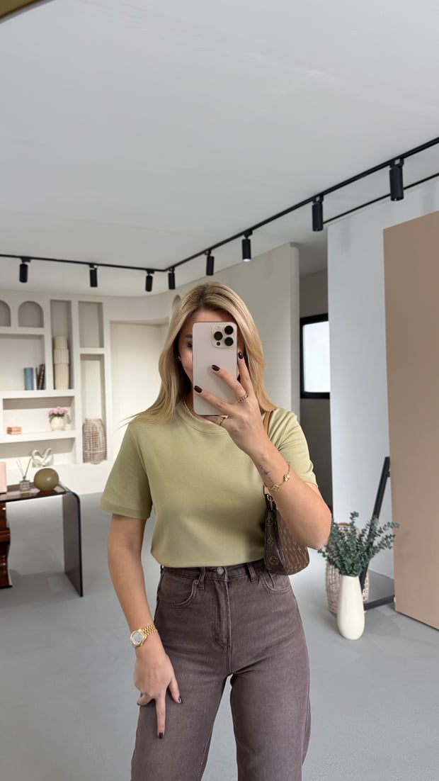Premium Seri Bisiklet Yaka Pamuklu Yağ Yeşili Basic Tshirt