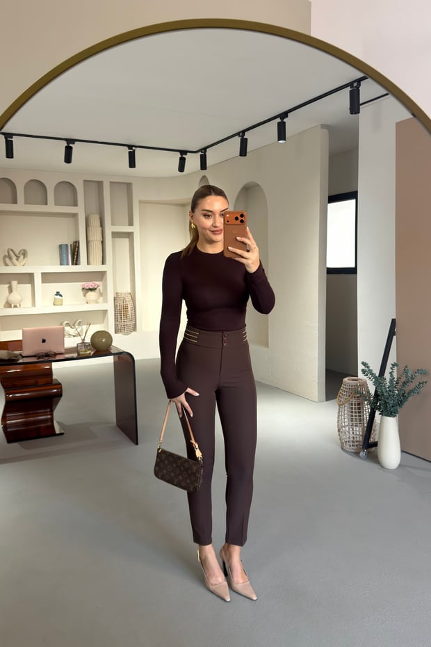 Bel Fermuar Detay Üç Düğmeli Kahve Fit Pantolon 