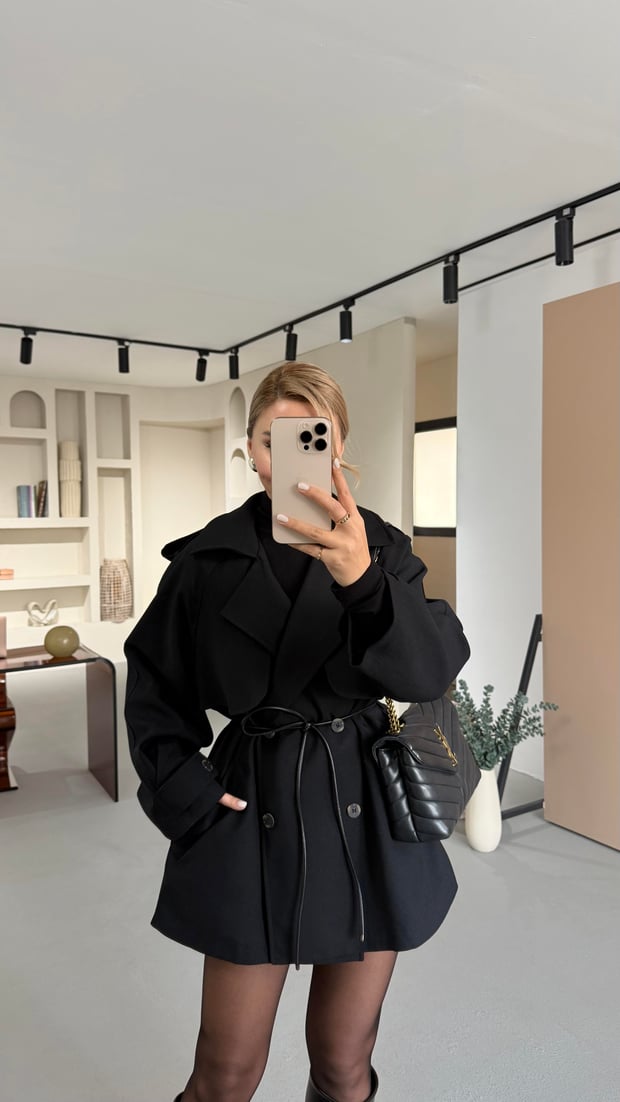 Allerli Deri Kemer Detay Siyah Trenç