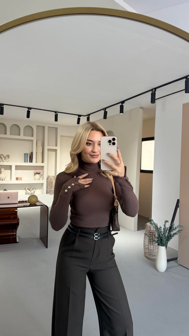 Balıkçı Yaka Kol Pat Düğmeli Kahve Bluz