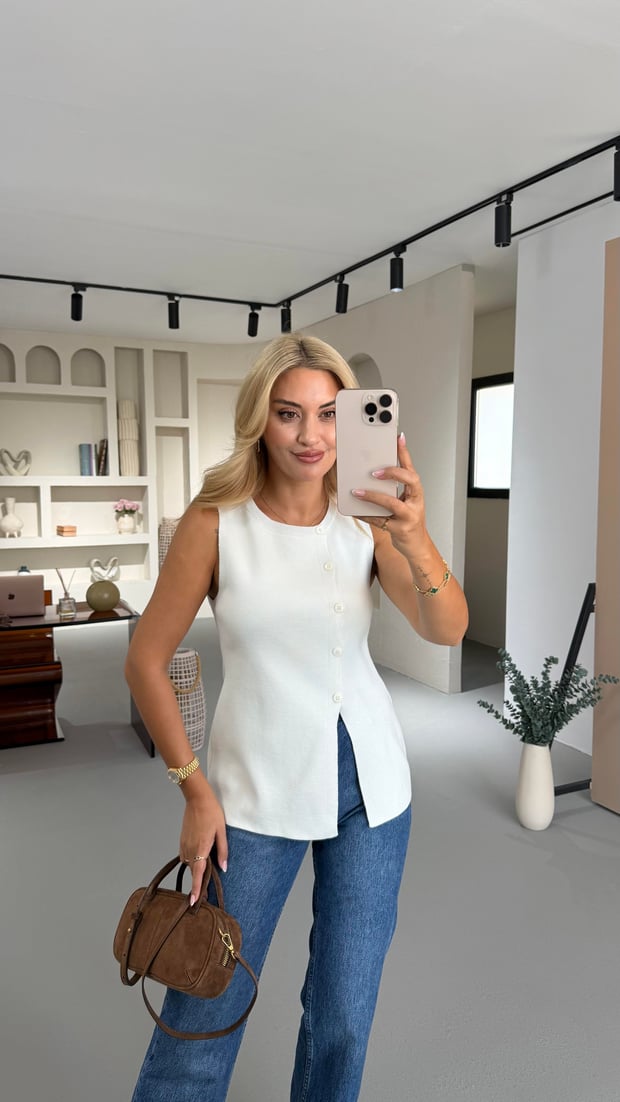 Yandan Düğmeli Ekru Çelik Triko Yelek