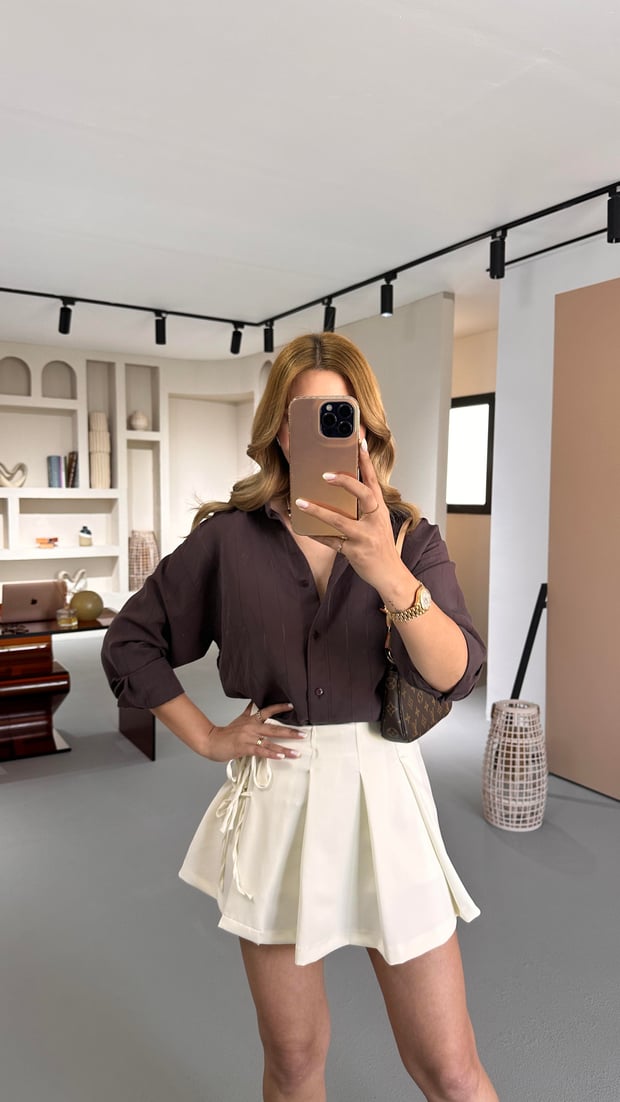 Fiyonklu Pilise Detay Ekru Şort Etek