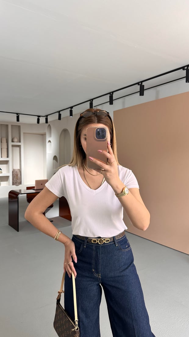 Özel Seri V Yaka Beyaz Basic Pamuklu Modal Tshirt