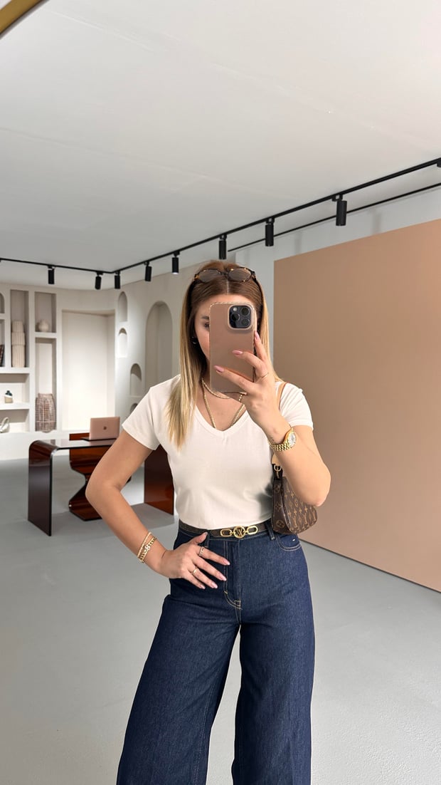 Özel Seri V Yaka Ekru Pamuklu Modal Tshirt