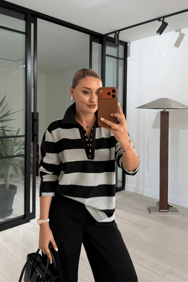 Agraflı Polo Yaka Siyah Çizgili SweatSezgi Tekin