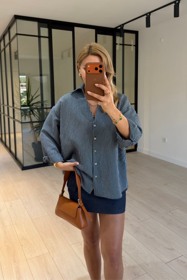 Çizgili Oversize Lacivert Vual GömlekSezgi Tekin