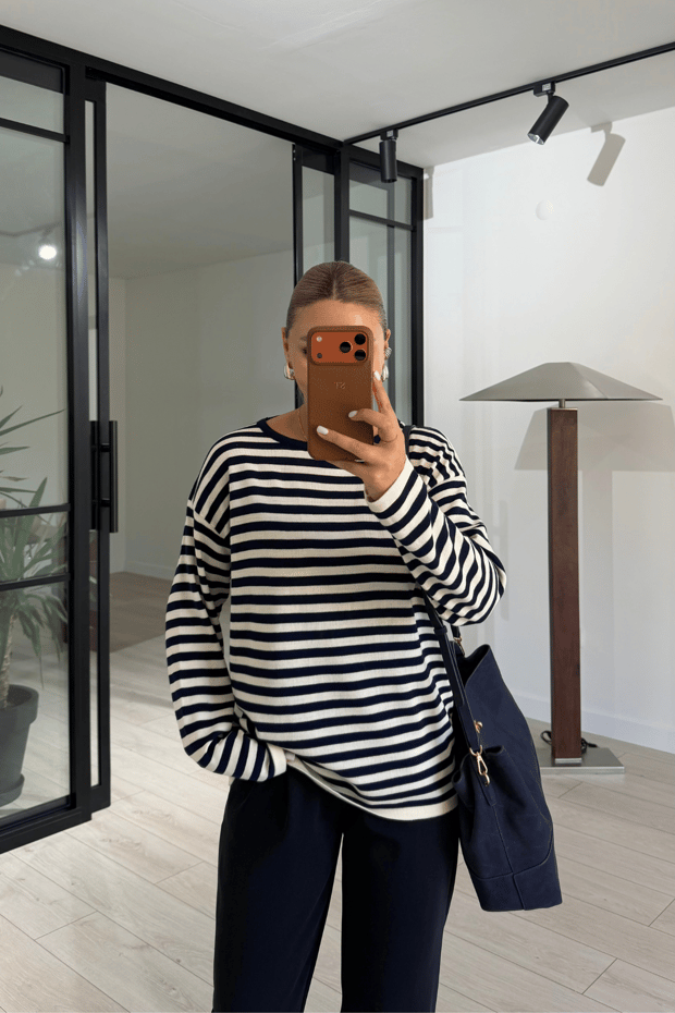 Lacivert Oversize Ekru Çizgili Triko BluzSezgi Tekin