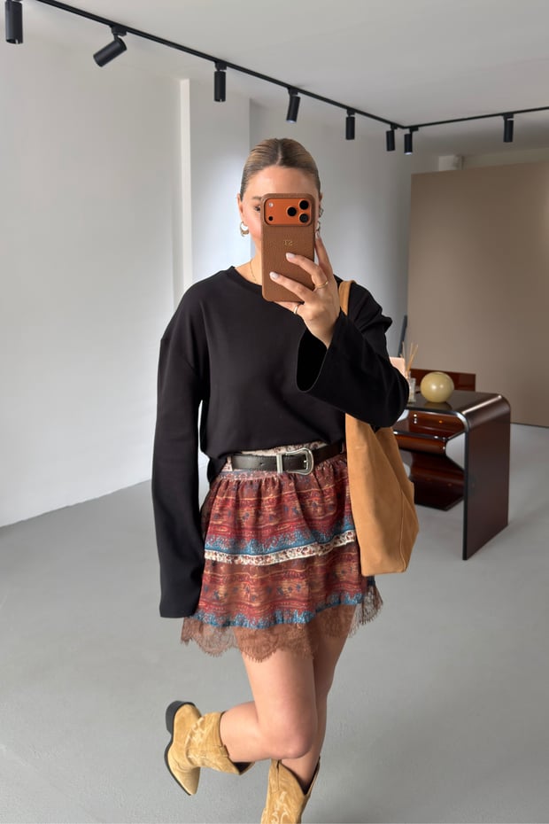 Oversize Uzun Kol Siyah Pamuklu Basic TshirtSezgi Tekin