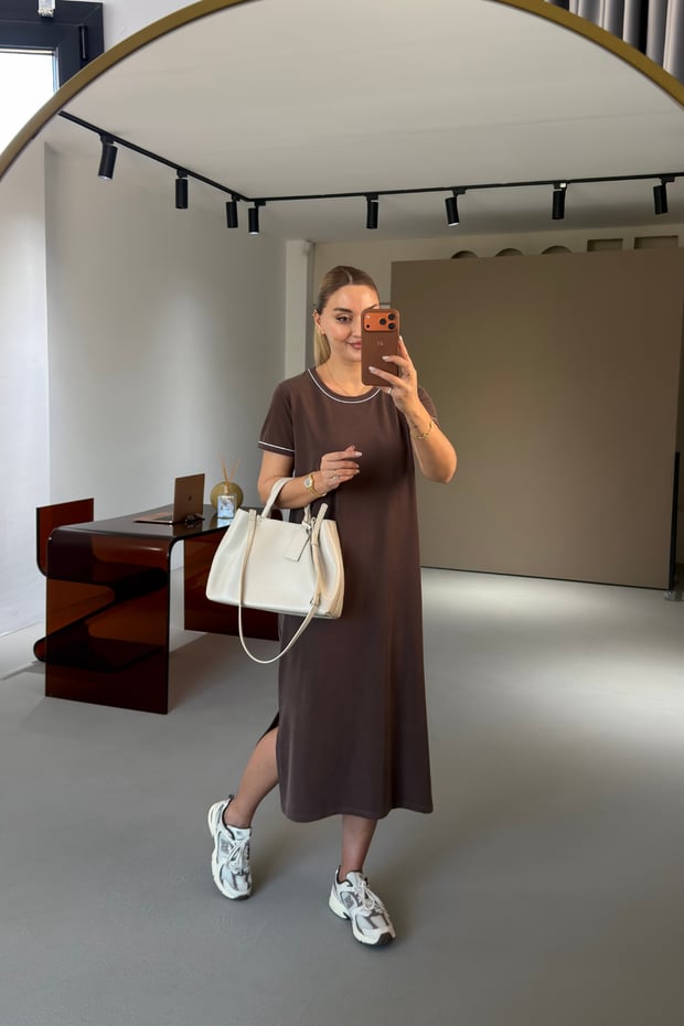 Premium Seri Biye Detay Yırtmaçlı Kahve Modal ElbiseSezgi Tekin