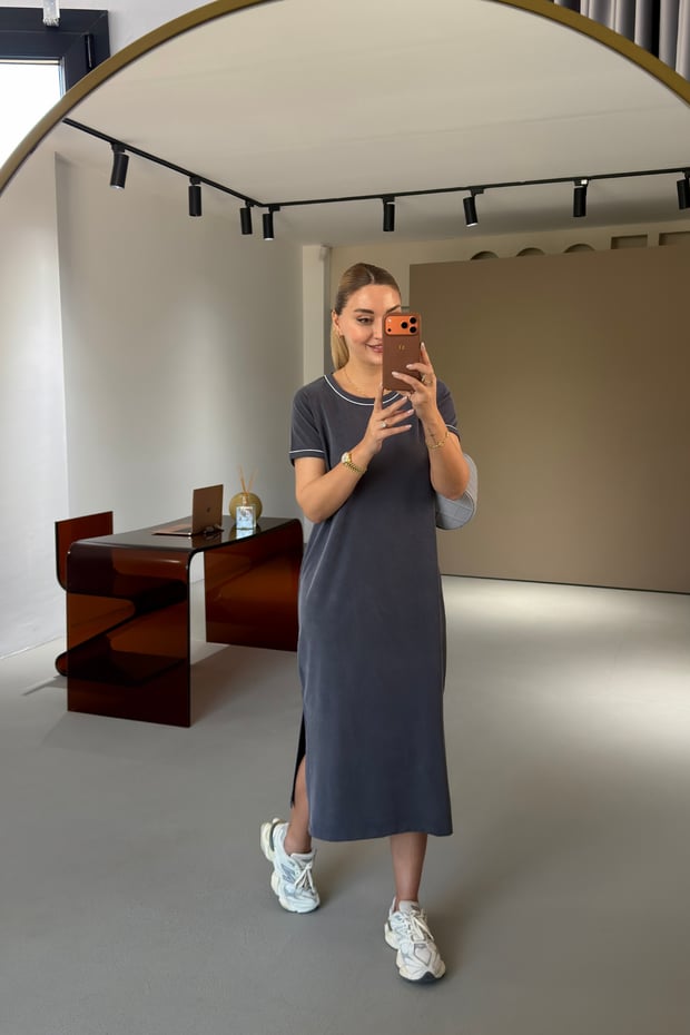 Premium Seri Biye Detay Yırtmaçlı Antrasit Modal ElbiseSezgi Tekin