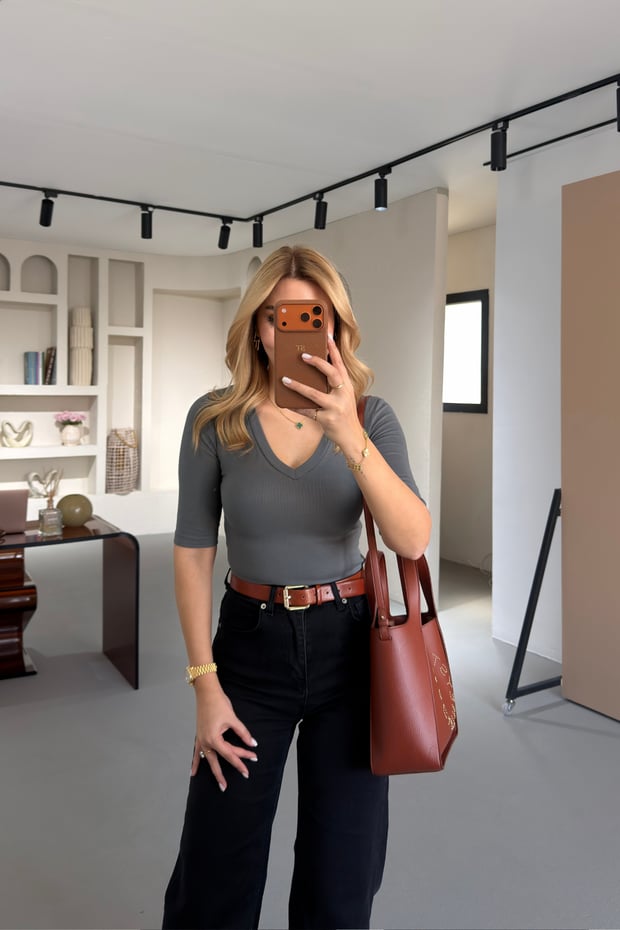 Premium Seri V Yaka Yarım Kol Antrasit Basic BluzSezgi Tekin