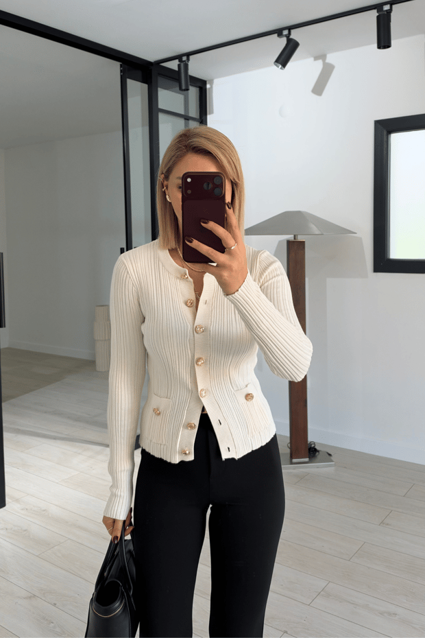 Taş Düğme Detay Cepli Ekru Triko HırkaSezgi Tekin