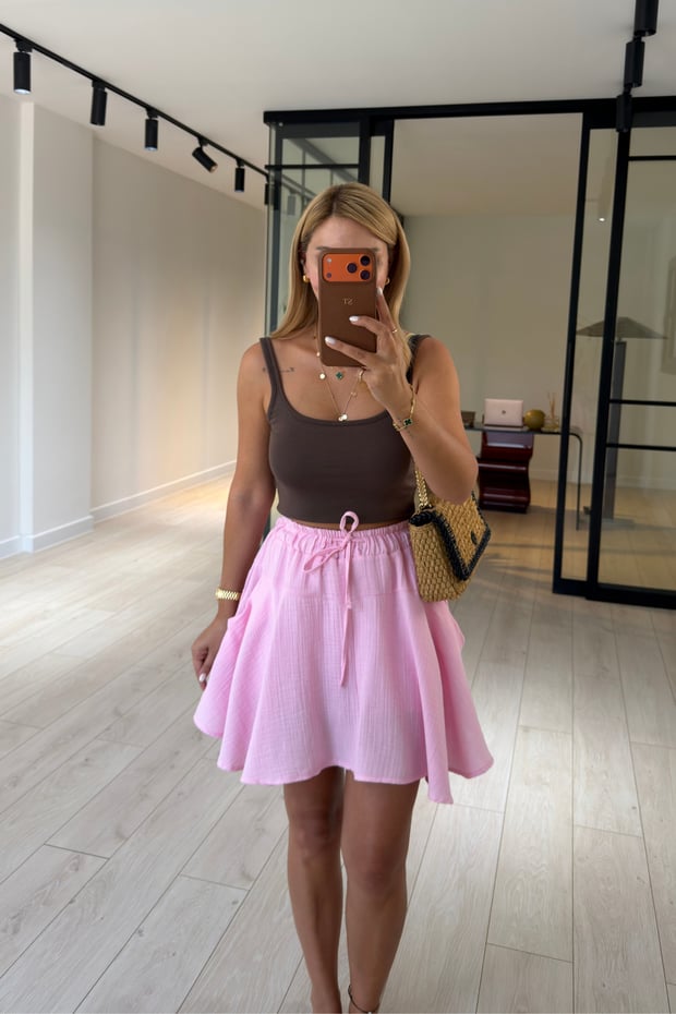 Volanlı Asimetrik Kesim Pembe Müslin Şort EtekSezgi Tekin