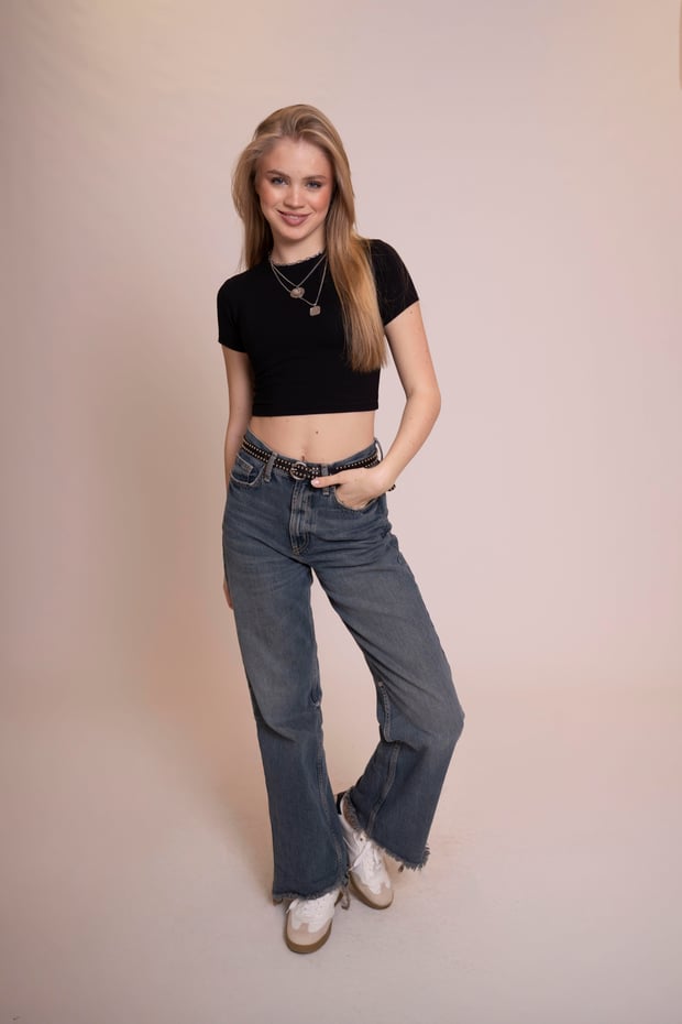 AFLOOW Delicate Kadın Siyah Basic Crop Body-Şık ve Rahat Kısa Kollu Body