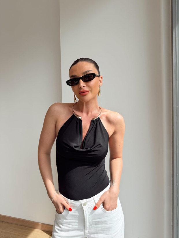 Aksesuar Detaylı Degaje Body Siyah