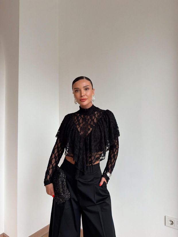 Fırfır Detaylı Dantel Crop Bluz Siyah