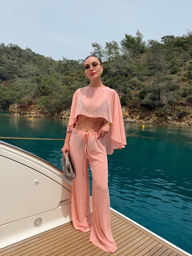 Pelerinli Beachwear Takım Yavruağzı